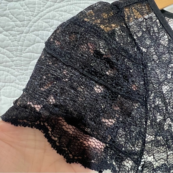EXPRESS Sexy Black Lace & Cream Semi Sheer Blouse, Size XSmall, #219 - Picture 5 of 9